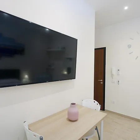 Milu House Capodichino Aereoporto شقة *